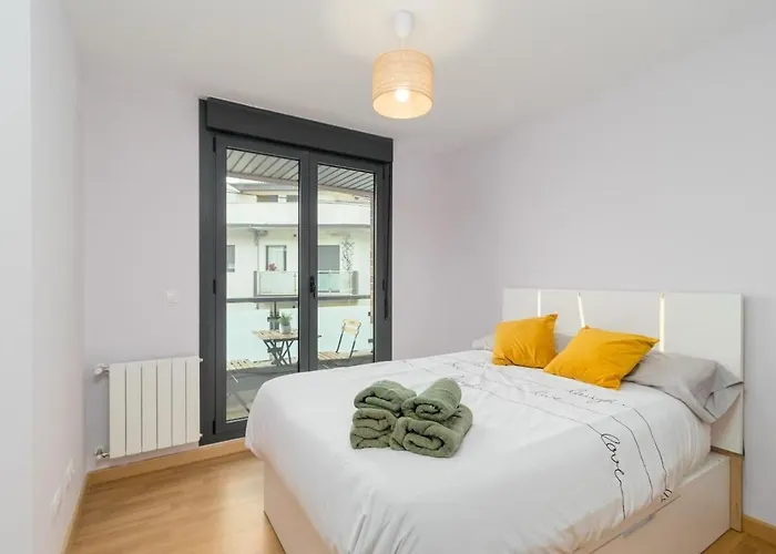 Bonito Piso Con Piscina Y Garaje